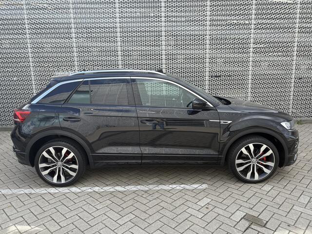 Volkswagen T-Roc 1.5 TSI R-line / Digitaal dashboard / Navigatie / Trekhaak / Bearlock / Suzuka 19 inch velgen /