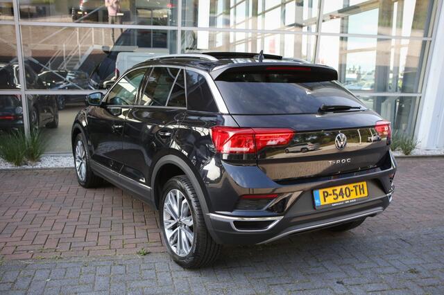 Volkswagen T-Roc 1.0 TSI Style | Pano | Navi | Achteruitrijcamera