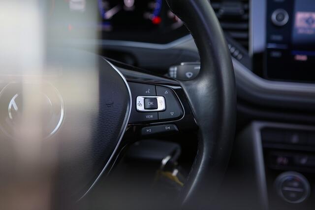 Volkswagen T-Roc 1.0 TSI Style | Pano | Navi | Achteruitrijcamera