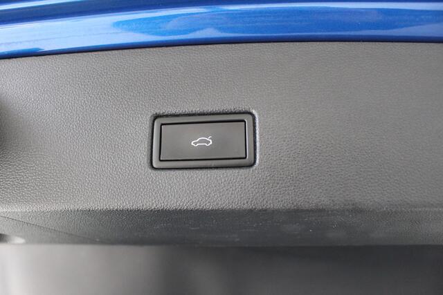 Volkswagen T-Roc 1.0 TSI Style Business Achteruitrijcamera | Climate Control | Active Info Display |