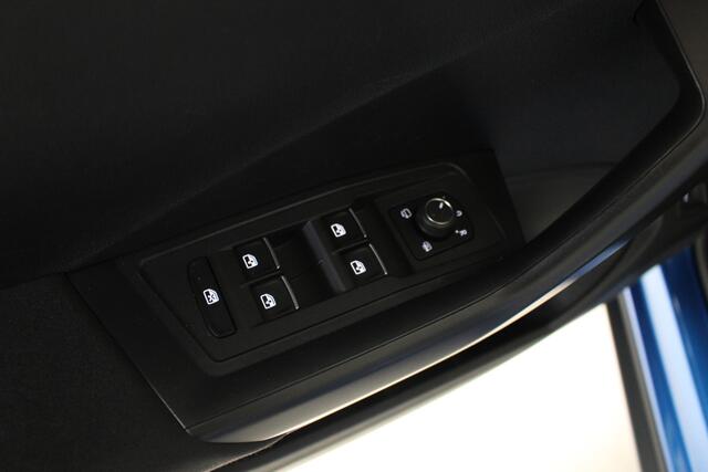 Volkswagen T-Roc 1.0 TSI Style Business Achteruitrijcamera | Climate Control | Active Info Display |