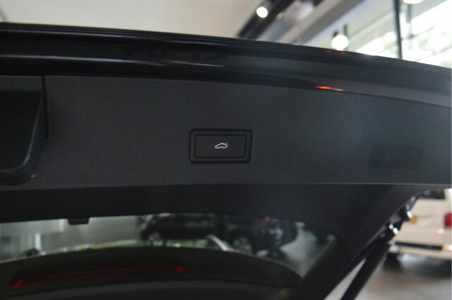 Volkswagen T-Roc 1.5 TSI R-Line Black Style navi camera led Beats 19 inch !!