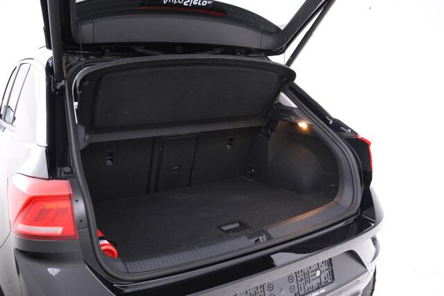 Volkswagen T-Roc 2.0 TDI Active Panorama dak, Digital dash, Climate.