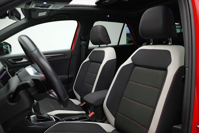 Volkswagen T-Roc 1.5 TSI Sport Business R |Pano|Camera|ACC|Dodehoek|Carplay|