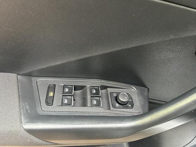 Volkswagen T-Roc 1.5 TSI Style DSG automaat | Stoelverw. | ACC |