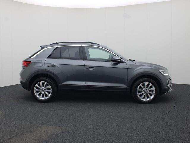 Volkswagen T-Roc 1.5TSI/150PK Life DSG · Navigatie · Apple/Android Car Play · Camera + Parkersensoren · Garantie tot januari 2027