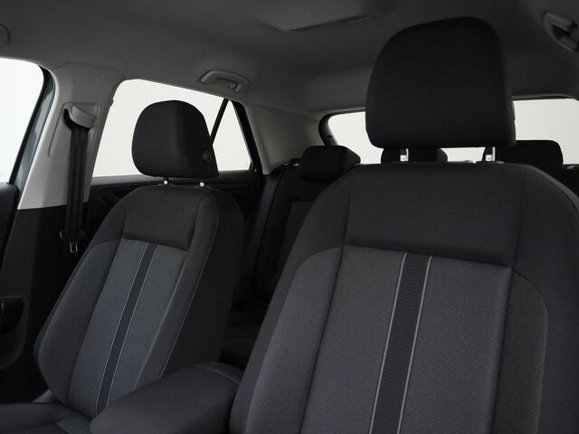 Volkswagen T-Roc 1.5TSI/150PK Life DSG · Navigatie · Apple/Android Car Play · Camera + Parkersensoren · Garantie tot januari 2027