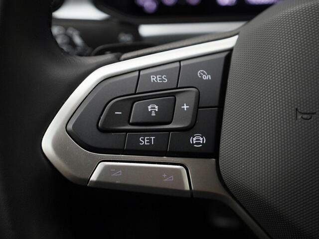 Volkswagen T-Roc 1.5TSI/150PK Life DSG · Navigatie · Apple/Android Car Play · Camera + Parkersensoren · Garantie tot januari 2027