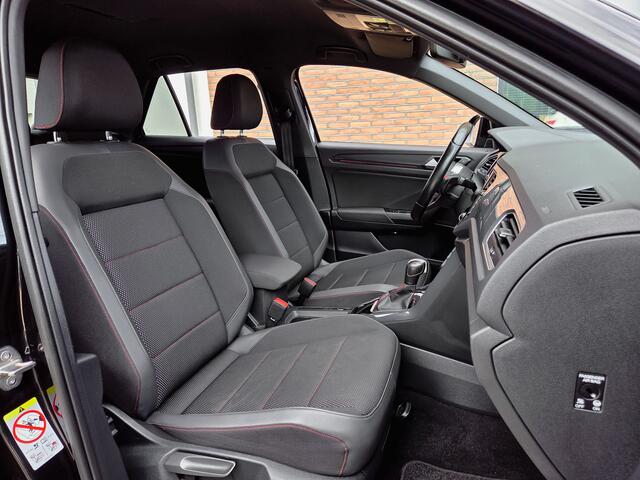 Volkswagen T-Roc 1.5 TSI AUT7 R-LINE SPORT PANODAK NAVI DIGIDASH APPLE.CARPLAY 18INCH.LMV PDC ORG.121d.KM!!!