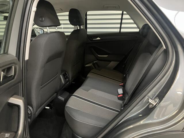 Volkswagen T-Roc 1.5 TSI STYLE/NAVI/CARPLAY/CLIMA/PDC/TREKH/ENZ