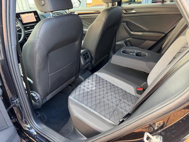 Volkswagen T-Roc 1.5 TSI DSG R-LINE BUSINESS+ trekhaak