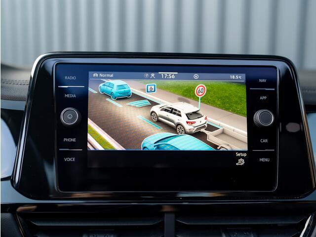 Volkswagen T-Roc 1.5 TSI R-Line Business | Beats | Panodak | Trekhaak afnb | 19'' | Keyless | IQ Light | Prijs Rijklaar!!