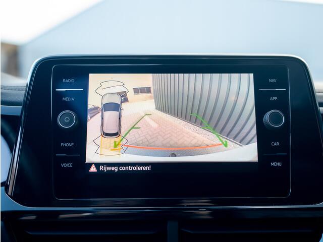 Volkswagen T-Roc 1.5 TSI R-Line Business | Beats | Panodak | Trekhaak afnb | 19'' | Keyless | IQ Light | Prijs Rijklaar!!