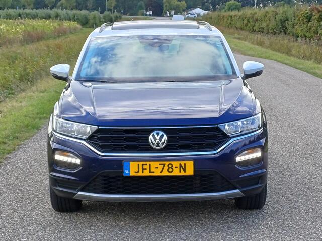 Volkswagen T-Roc 1.5 Style United /Pano/Camera/Cruise/Carplay/Clima/