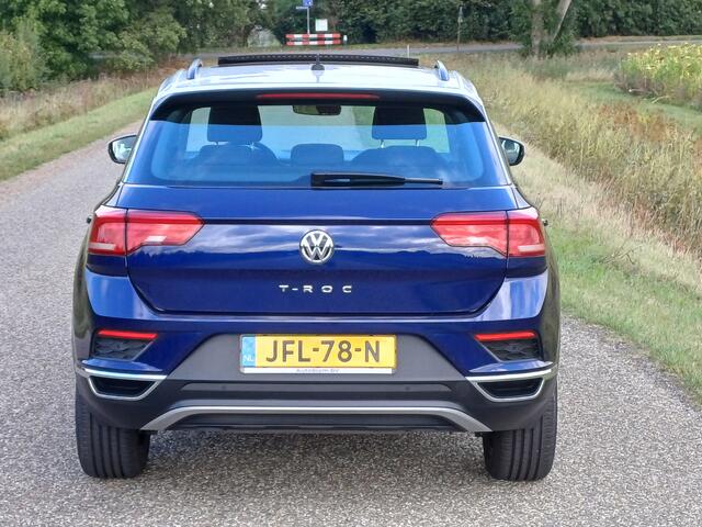 Volkswagen T-Roc 1.5 Style United /Pano/Camera/Cruise/Carplay/Clima/