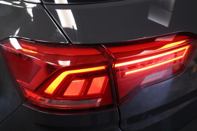 Volkswagen T-Roc 1.5 TSI Style 150pk! Navigatie Adaptive-Cruise Camera