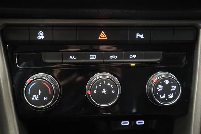 Volkswagen T-Roc 1.5 TSI Style 150pk! Navigatie Adaptive-Cruise Camera