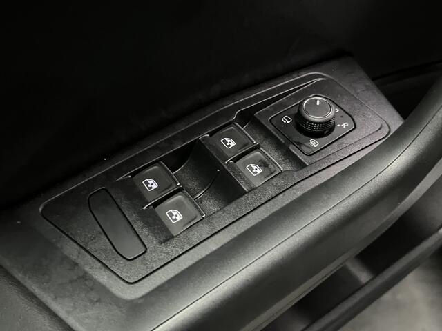 Volkswagen T-Roc Cabrio 1.5 TSI R-Line / AUTOMAAT/ 2X R-LINE/ BEATS AUDIO/ LEER/ 19" LMV/ LED/ ADAPT. CRUISE/ DIGITAL DASH/ PARK. SENSOREN + CAMERA/ CLIMA/ RIJ-MODI/ APP-CONNECT/ NAVI/ DAB/ STOEL-STUUR VERWARM.