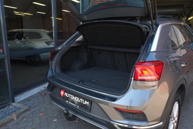 Volkswagen T-Roc 1.5 TSI DSG Style Trekhaak, Carplay, Achteruitrijcamera