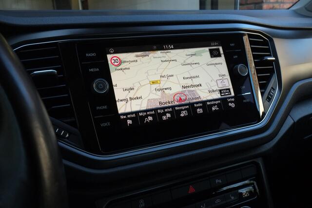 Volkswagen T-Roc 1.5 TSI DSG Style Trekhaak, Carplay, Achteruitrijcamera