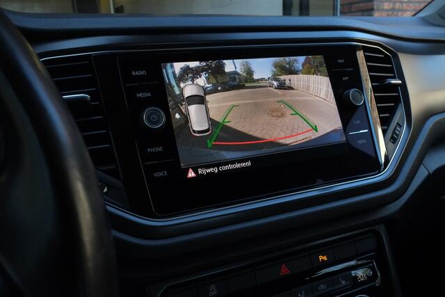 Volkswagen T-Roc 1.5 TSI DSG Style Trekhaak, Carplay, Achteruitrijcamera