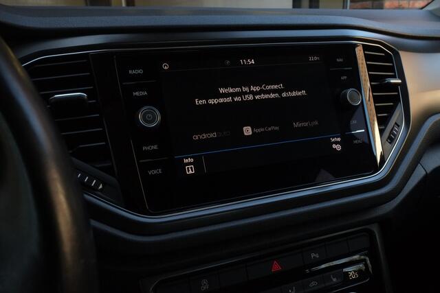 Volkswagen T-Roc 1.5 TSI DSG Style Trekhaak, Carplay, Achteruitrijcamera