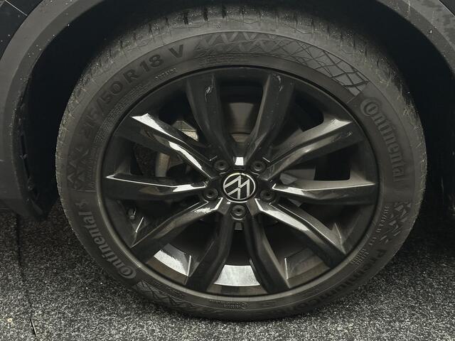 Volkswagen T-Roc 1.5 TSI R-Line Panorama IQ Virtual Camera Black edition