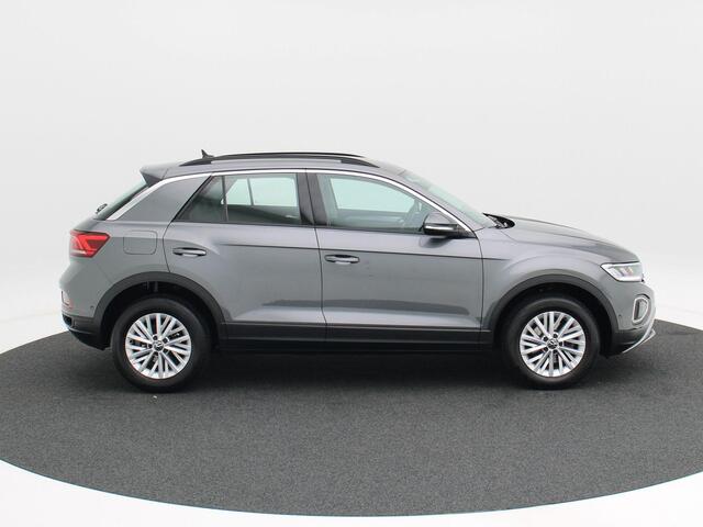 Volkswagen T-Roc 1.5 TSi Life 150 Pk Automaat | Adaptive Cruise | Carplay | Camera | Parkeersensoren | Privacy Glass | LED | 16 Inch | 62.094 Km