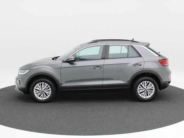 Volkswagen T-Roc 1.5 TSi Life 150 Pk Automaat | Adaptive Cruise | Carplay | Camera | Parkeersensoren | Privacy Glass | LED | 16 Inch | 62.094 Km