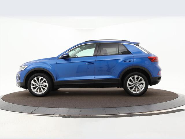 Volkswagen T-Roc 1.5 TSI 150pk DSG Life Edition · Camera · Side Assist · Keyless · ACC · Parkeerassistent · Apple/Android Car Play · Elek. Inklapbare Spiegels · Garantie t/m 29-07-2028 of 100.000km