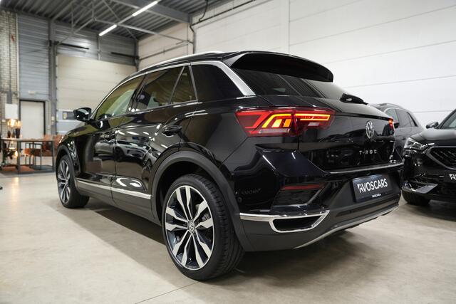 Volkswagen T-Roc 2.0 TSI 4Motion Sport 190PK DSG * Pano - Virtual - Leder - 19" - ACC - Beats - 1e Eig *