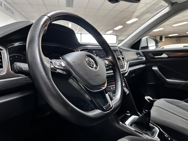 Volkswagen T-Roc 1.0 TSI Style /Trekhaak! /Apple + Android /DAB+! /Navi /Climat /Adaptief Cruise /Elek. pakket /Bluetooth /LED Dagrijverl. /Extra getint glas /Mistlampen /PDC V+A /Isofix /Armsteun.