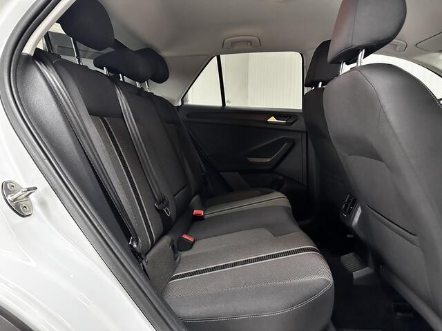 Volkswagen T-Roc 1.0 TSI Style /Trekhaak! /Apple + Android /DAB+! /Navi /Climat /Adaptief Cruise /Elek. pakket /Bluetooth /LED Dagrijverl. /Extra getint glas /Mistlampen /PDC V+A /Isofix /Armsteun.