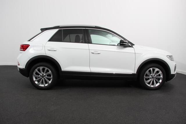 Volkswagen T-Roc 1.5 TSI DSG Style Demo Navigatie Apple Carplay / Android Auto Climate Control Led Digitale Cockpit Adaptive Cruise Control Trekhaak
