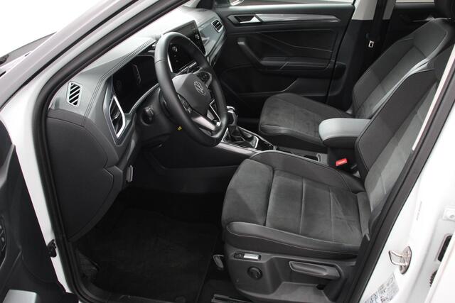 Volkswagen T-Roc 1.5 TSI DSG Style Demo Navigatie Apple Carplay / Android Auto Climate Control Led Digitale Cockpit Adaptive Cruise Control Trekhaak