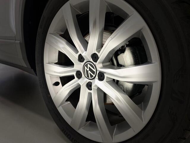 Volkswagen T-Roc 1.5 TSI R-Line editon Led Koplampen Camera ACC *Nieuwe Auto*