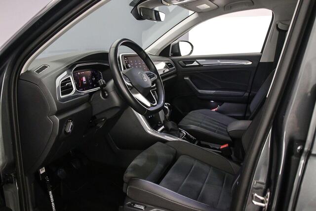 Volkswagen T-Roc Style 1.0 TSI 110pk Navigatie, Adaptive cruise control, Achteruitrijcamera, LED koplampen, Stoelverwarming, App connect, Airco, Parkeersensoren, DAB, Radio