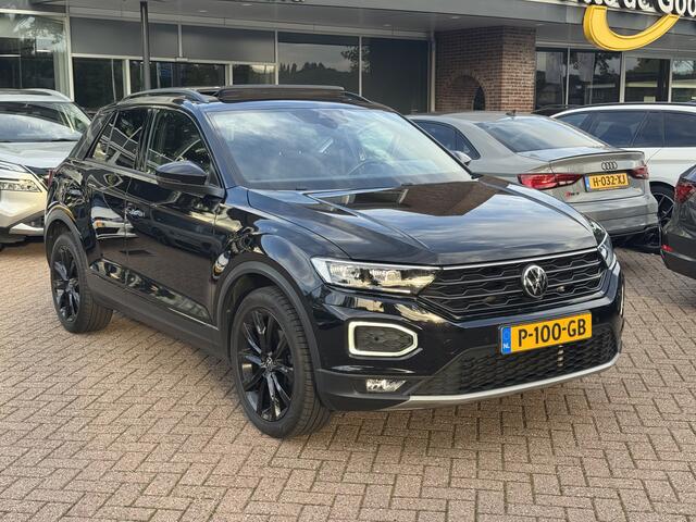 Volkswagen T-Roc 1.5 TSI Sport / Panoramadak / Camera / Virtual Cockpit / Keyless / 19'' / Apple CarPlay / DAB / ACC / Getint glas / Stoelverwarming