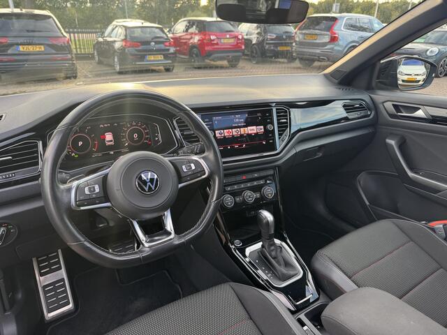 Volkswagen T-Roc 1.5 TSI Sport / Panoramadak / Camera / Virtual Cockpit / Keyless / 19'' / Apple CarPlay / DAB / ACC / Getint glas / Stoelverwarming