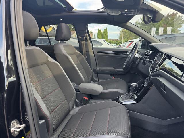Volkswagen T-Roc 1.5 TSI Sport / Panoramadak / Camera / Virtual Cockpit / Keyless / 19'' / Apple CarPlay / DAB / ACC / Getint glas / Stoelverwarming