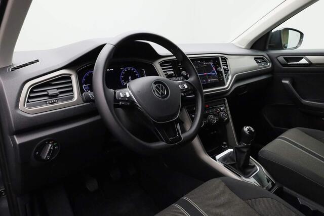 Volkswagen T-Roc 1.0 TSI 110 pk Style Business | Panoramadak | Achteruitrijcamera | Navigatie | Stoelverwarming | Adaptive Cruise