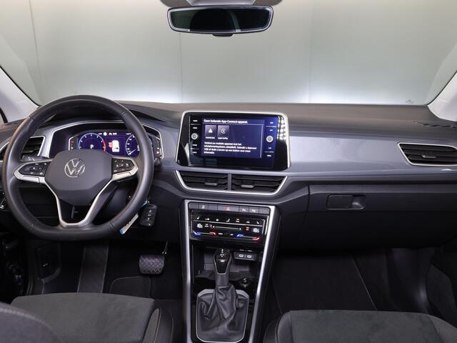 Volkswagen T-Roc 1.5 TSI Style 150 PK DSG | Trekhaak afneembaar | Navigatie | Stoel verwarming en massage | Alcantara |