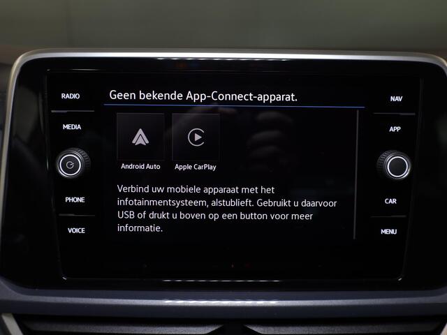 Volkswagen T-Roc 1.5 TSI Style 150 PK DSG | Trekhaak afneembaar | Navigatie | Stoel verwarming en massage | Alcantara |