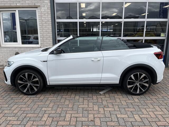 Volkswagen T-Roc Cabrio 1.5 TSI R-Line / AUTOMAAT/ 2X R-LINE/ BEATS/ ADAPT. CRUISE/ APP-CONNECT/ BLUETOOTH/ PARK. SENSOREN + CAMERA/ DIGITAL DASH/ MATRIX/ STOEL-STUUR VERWARM.