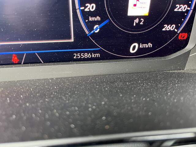 Volkswagen T-Roc Cabrio 1.5 TSI R-Line / AUTOMAAT/ 2X R-LINE/ BEATS/ ADAPT. CRUISE/ APP-CONNECT/ BLUETOOTH/ PARK. SENSOREN + CAMERA/ DIGITAL DASH/ MATRIX/ STOEL-STUUR VERWARM.