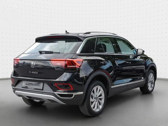 Volkswagen T-Roc 1.5 TSI ** LED, VIRTUAL, CLIMA, ACC, MASSAGE, TREKH, 17-inch LMV ** 1e EIG - VW GAR. t/m 11-2029 ** ** INFORMEER OOK NAAR ONZE AANTREKKELIJKE FINANCIAL-LEASE TARIEVEN **