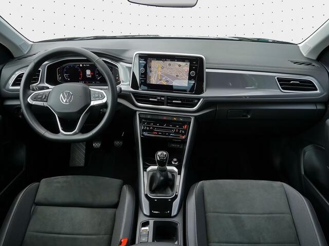 Volkswagen T-Roc 1.5 TSI ** LED, VIRTUAL, CLIMA, ACC, MASSAGE, TREKH, 17-inch LMV ** 1e EIG - VW GAR. t/m 11-2029 ** ** INFORMEER OOK NAAR ONZE AANTREKKELIJKE FINANCIAL-LEASE TARIEVEN **