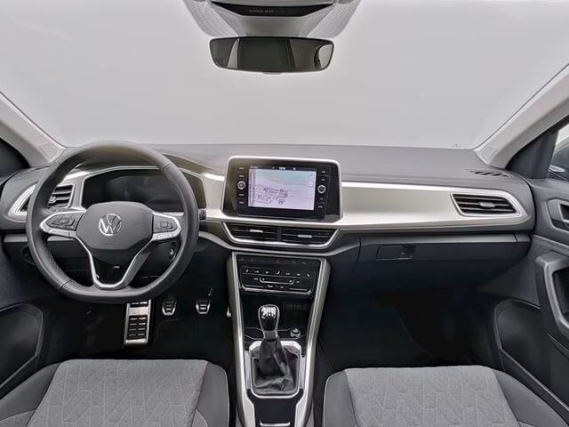 Volkswagen T-Roc 1.5 TSI ** LED, VIRTUAL, CLIMA, ACC, TREKH, PRIVACY, 17-inch LMV ** 1e EIG - UNFALLFREI ** ** INFORMEER OOK NAAR ONZE AANTREKKELIJKE FINANCIAL-LEASE TARIEVEN **