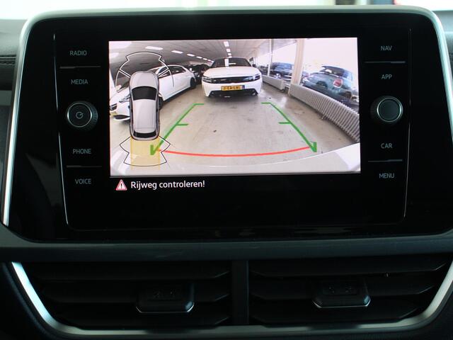 Volkswagen T-Roc 1.5 TSI 150pk DSG Style Edition Navigatie Apple Carplay/Android Auto Camera Parkeersensoren Adaptive Cruise Control Dodehoek Assistent Elektrische achterklep Stoel- en stuurverwarming Full Led Climate Control Lichtmetalen velgen