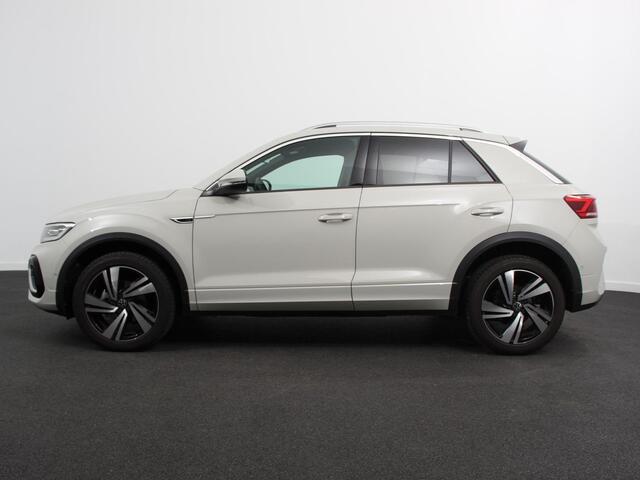 Volkswagen T-Roc 1.5 TSI 150pk DSG R-Line Edition Navigatie Apple Carplay/Android Auto Camera Parkeersensoren Adaptive Cruise Control Dodehoek Assistent Elektrische achterklep Stoel- en stuurverwarming Full Led Climate Control Lichtmetalen velgen